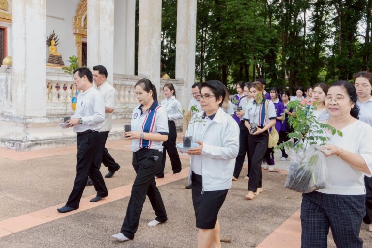 กิจกรรมเวียนเทียนต้นไม้เนื่องในวันวิสาขบูชา